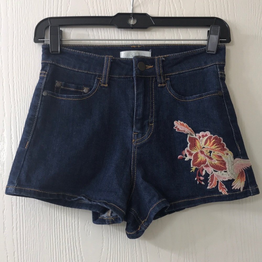 Abound Short.